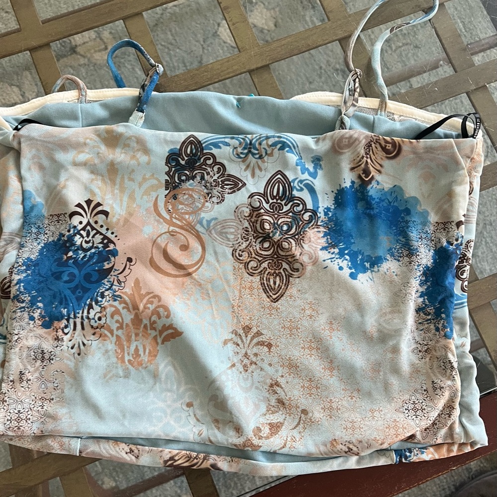 Stylish Blue and Beige Patterned Bodycon Cami Top - Picture 2 of 3